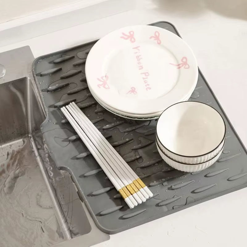 🔥 Hot Sale 50% OFF 🔥Heavy-Duty 3-in-1 Silicone Mat: Drainer, Trivet & Chopping Cushion