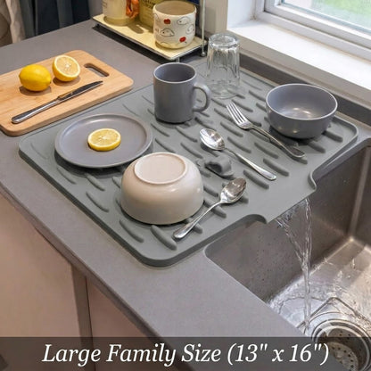 🔥 Hot Sale 50% OFF 🔥Heavy-Duty 3-in-1 Silicone Mat: Drainer, Trivet & Chopping Cushion